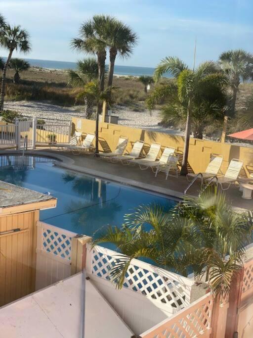 Beachfront Condo On Quiet Treasure Island- 1 Bed เซนต์พีทบีช ภายนอก รูปภาพ