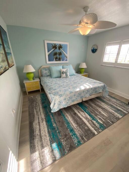 Beachfront Condo On Quiet Treasure Island- 1 Bed เซนต์พีทบีช ภายนอก รูปภาพ