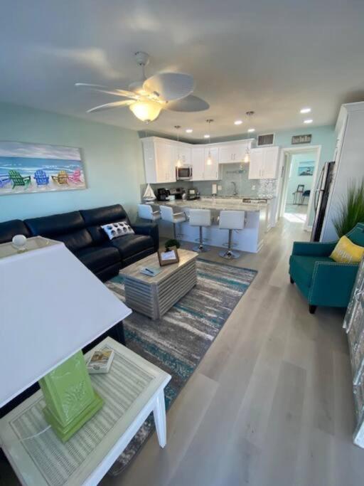 Beachfront Condo On Quiet Treasure Island- 1 Bed เซนต์พีทบีช ภายนอก รูปภาพ